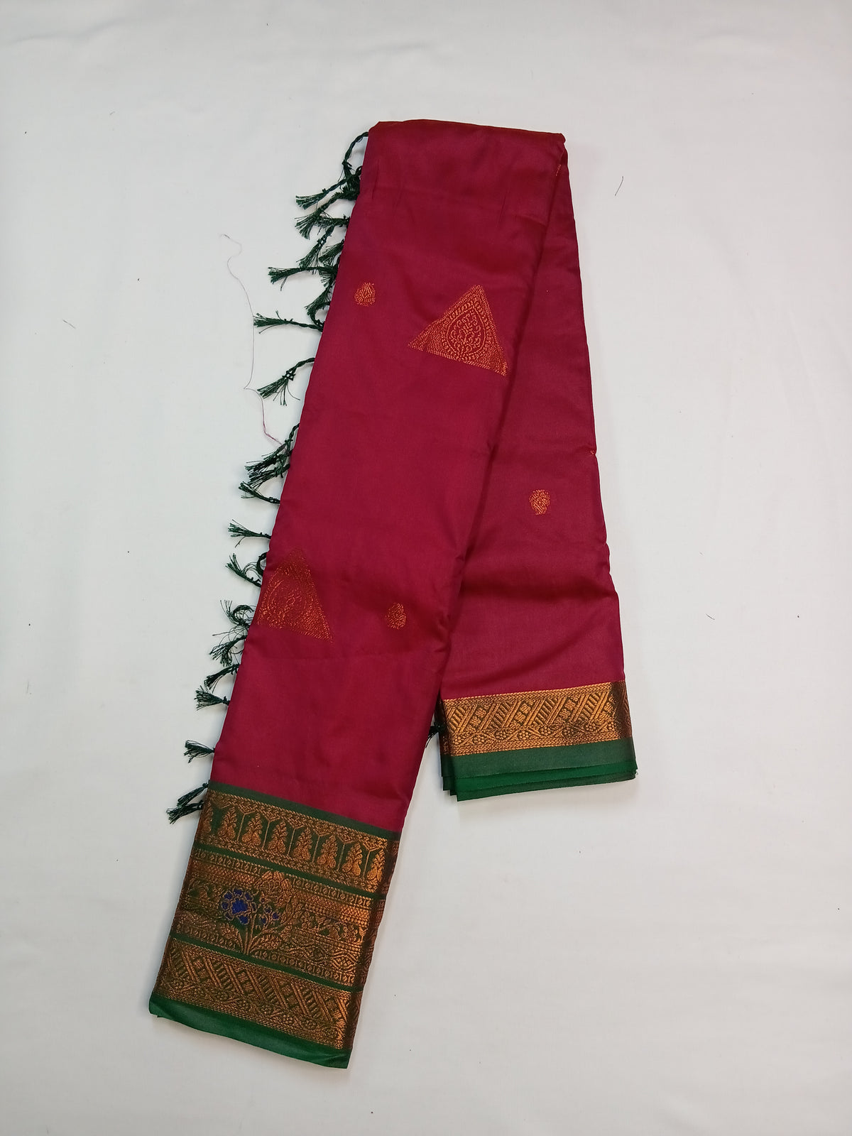 Wine Pink Gayatri Silk Saree with Traditional Zari Border & Blouse