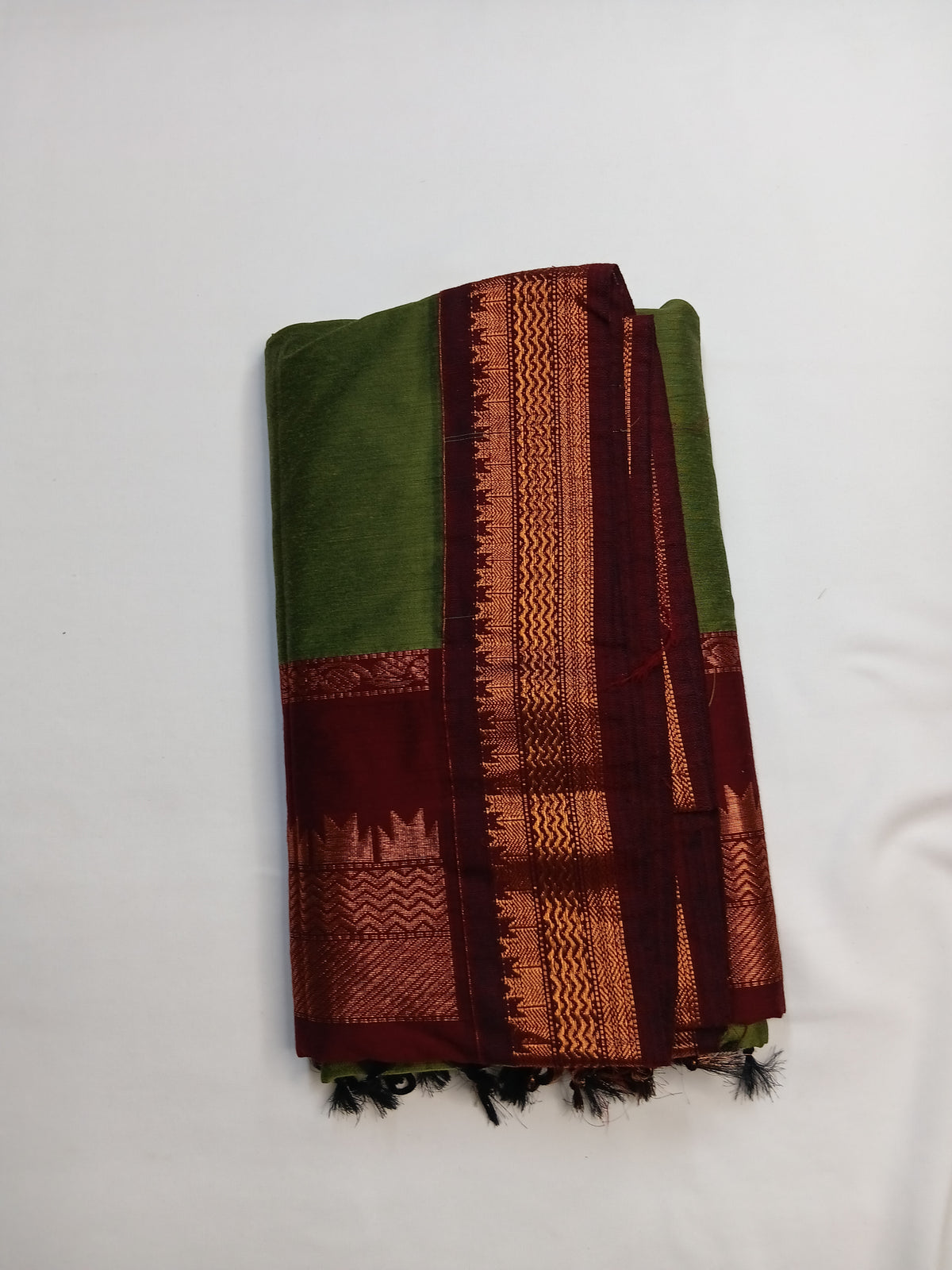 Moss Green Gadwal Plain Saree and Rich Pallu