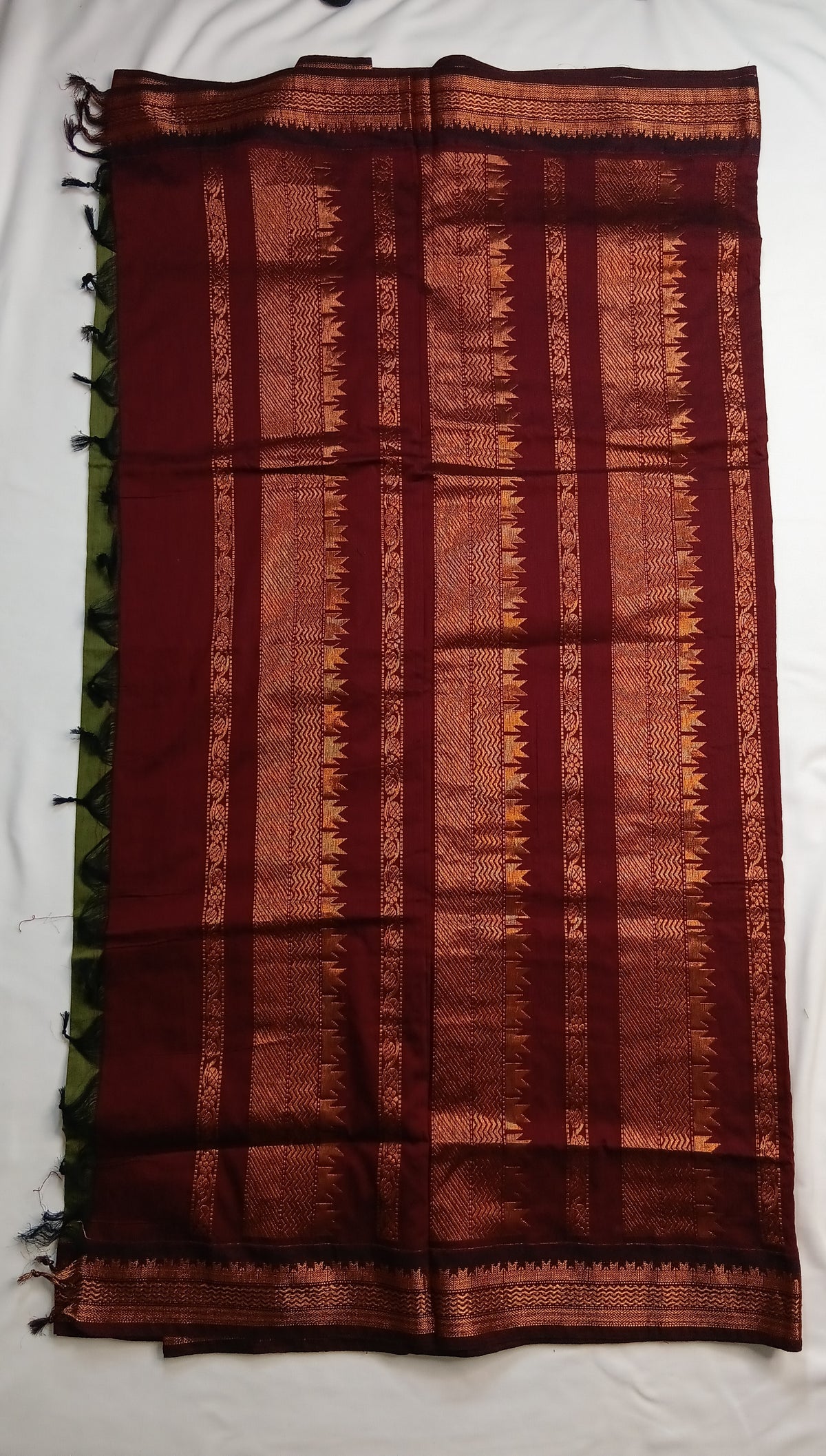 Moss Green Gadwal Plain Saree and Rich Pallu